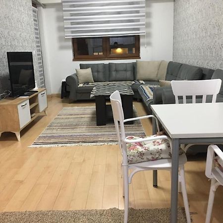 Two Rooms And Kitchen, Bathroom With Balcony Apartment Skopje Luaran gambar