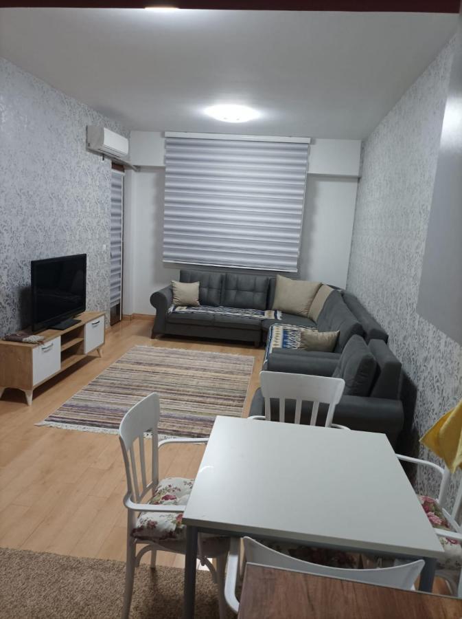 Two Rooms And Kitchen, Bathroom With Balcony Apartment Skopje Luaran gambar