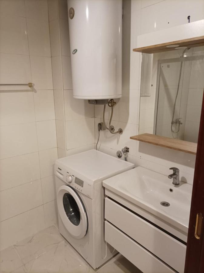 Two Rooms And Kitchen, Bathroom With Balcony Apartment Skopje Luaran gambar