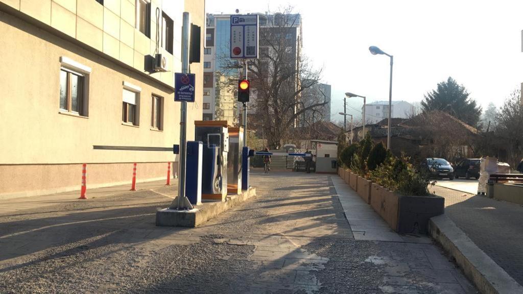 Two Rooms And Kitchen, Bathroom With Balcony Apartment Skopje Luaran gambar