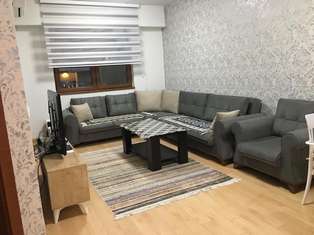 Two Rooms And Kitchen, Bathroom With Balcony Apartment Skopje Luaran gambar