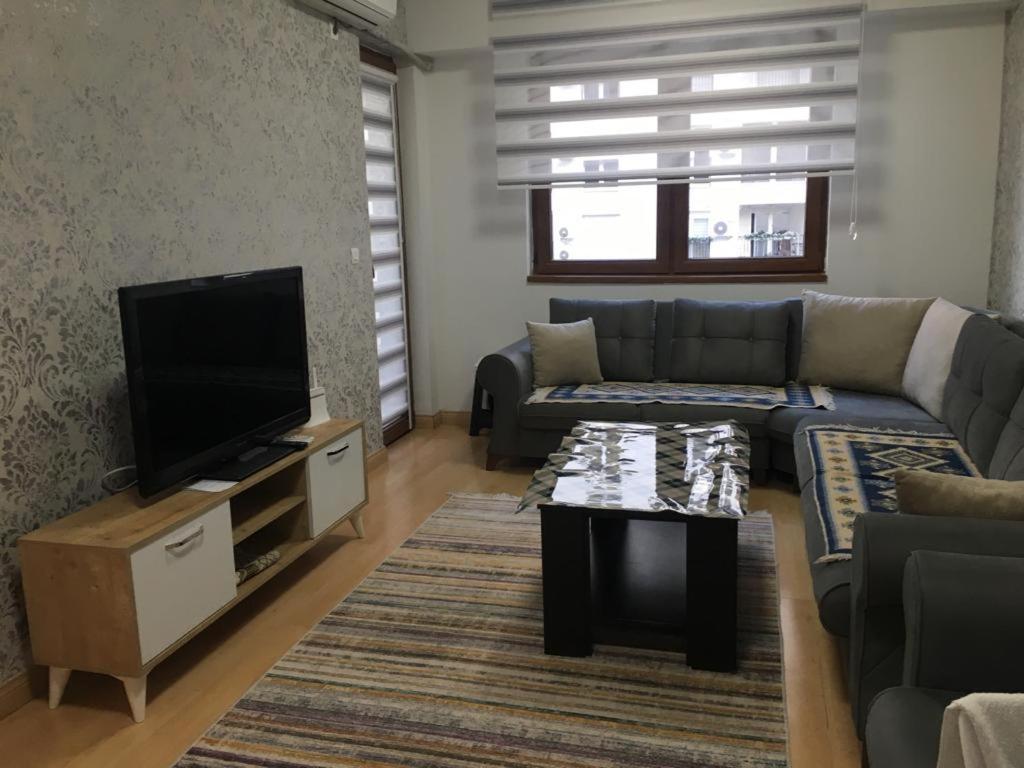 Two Rooms And Kitchen, Bathroom With Balcony Apartment Skopje Luaran gambar