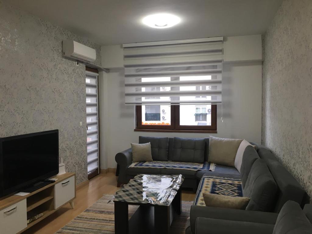 Two Rooms And Kitchen, Bathroom With Balcony Apartment Skopje Luaran gambar
