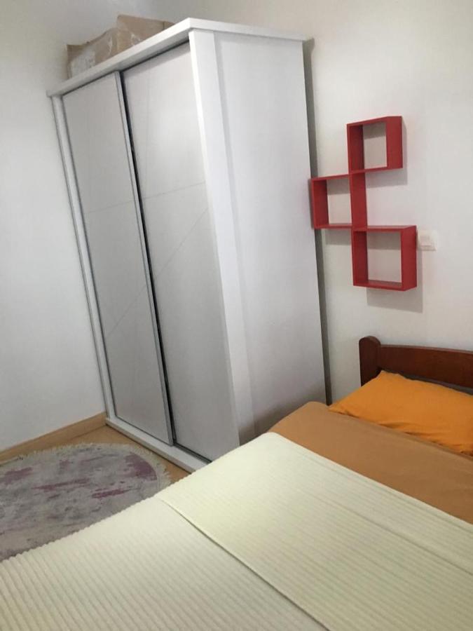 Two Rooms And Kitchen, Bathroom With Balcony Apartment Skopje Luaran gambar