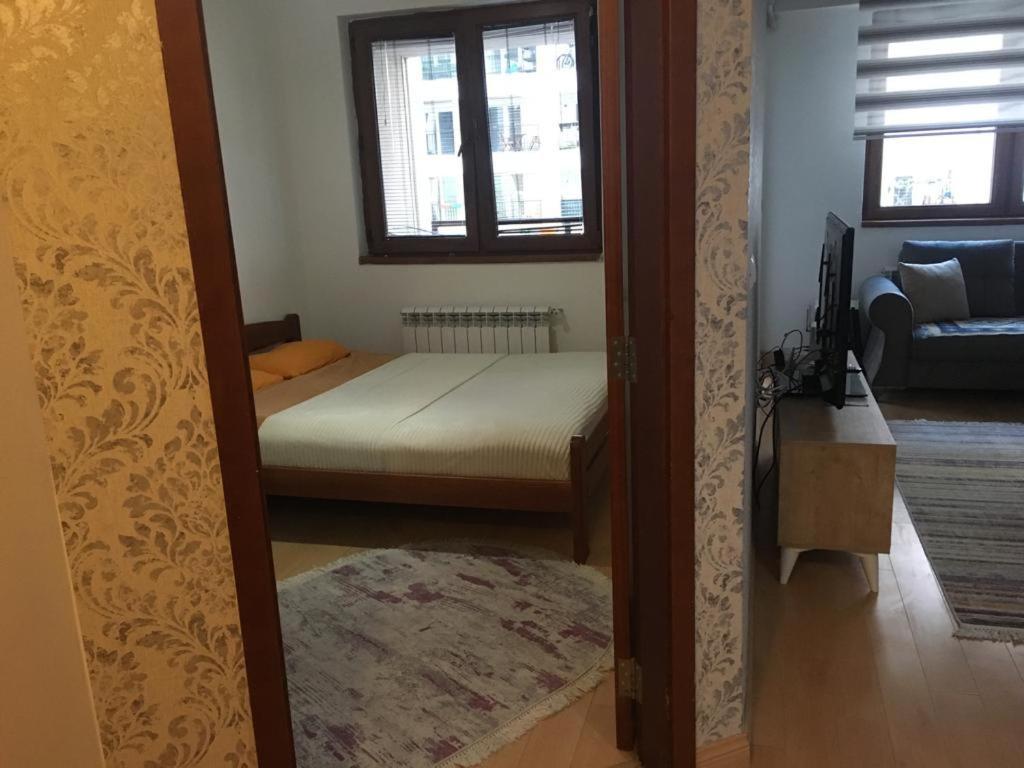 Two Rooms And Kitchen, Bathroom With Balcony Apartment Skopje Luaran gambar