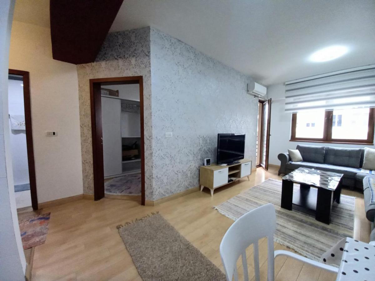 Two Rooms And Kitchen, Bathroom With Balcony Apartment Skopje Luaran gambar