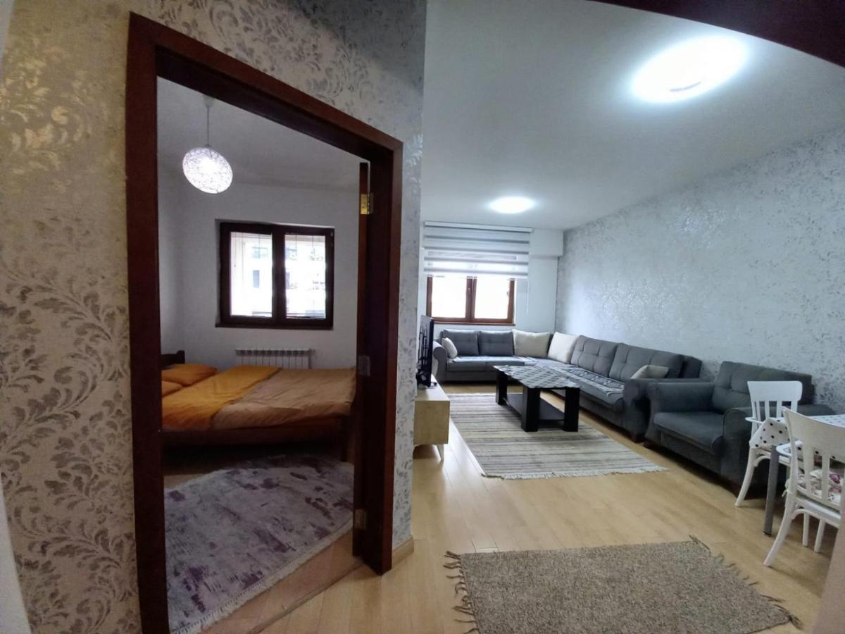 Two Rooms And Kitchen, Bathroom With Balcony Apartment Skopje Luaran gambar
