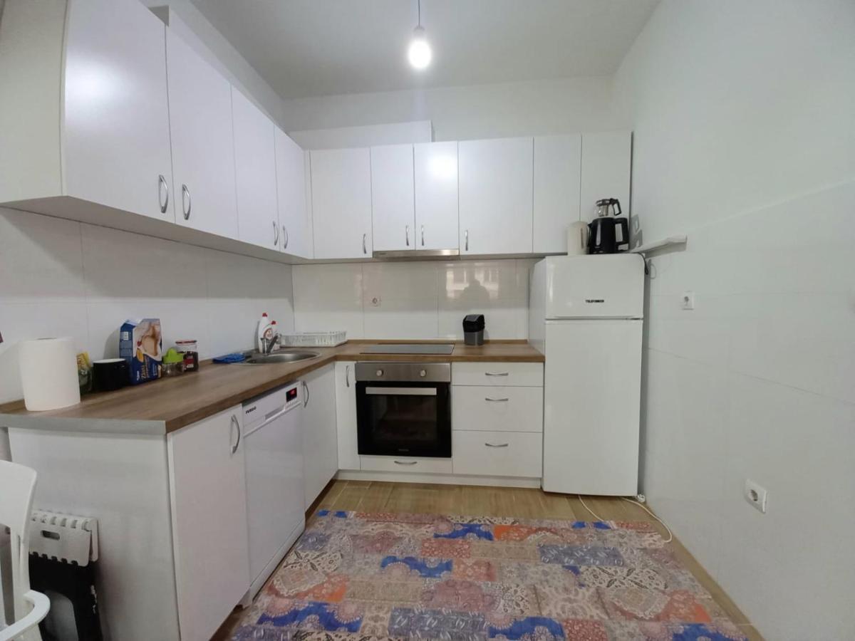 Two Rooms And Kitchen, Bathroom With Balcony Apartment Skopje Luaran gambar