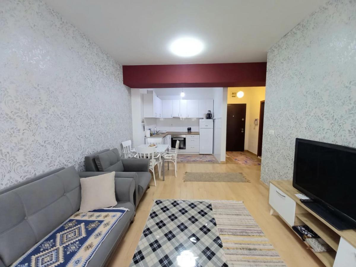Two Rooms And Kitchen, Bathroom With Balcony Apartment Skopje Luaran gambar