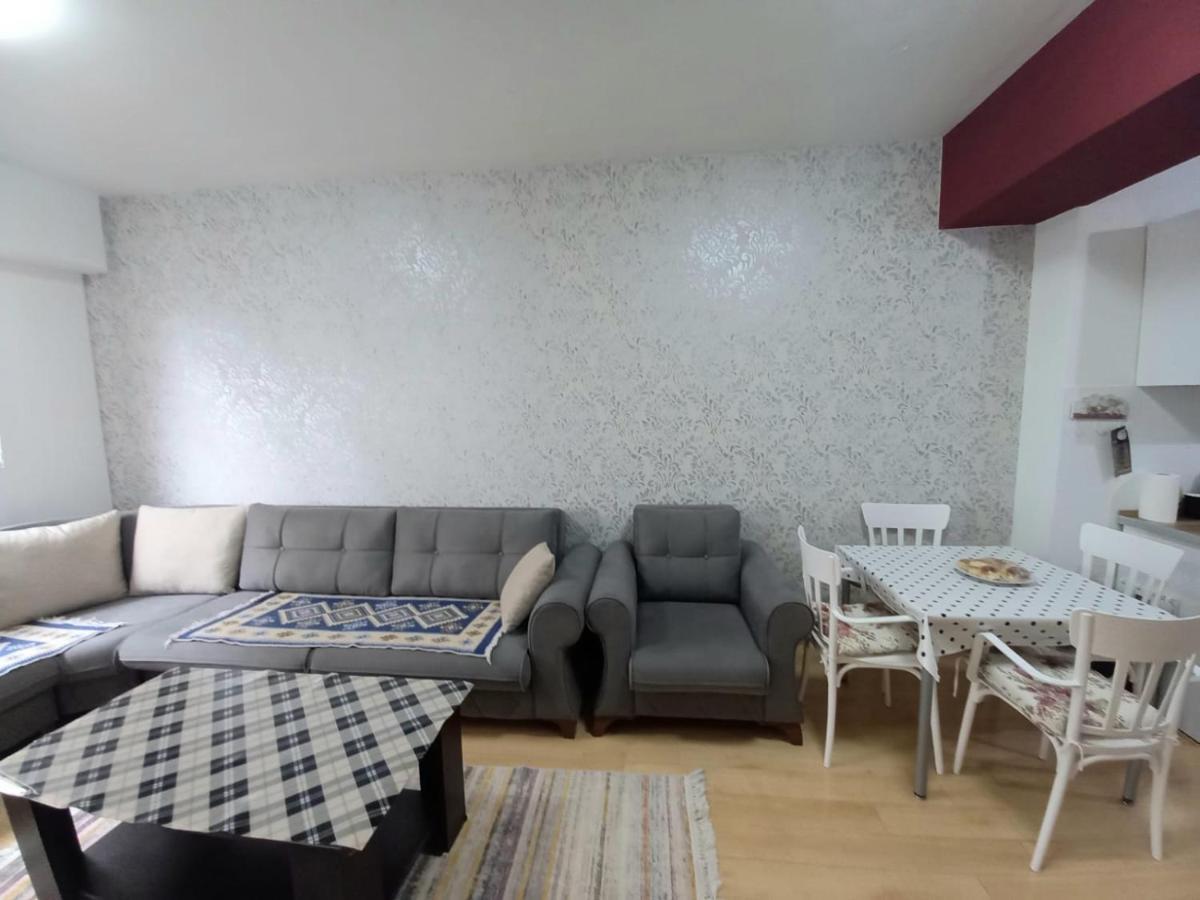 Two Rooms And Kitchen, Bathroom With Balcony Apartment Skopje Luaran gambar