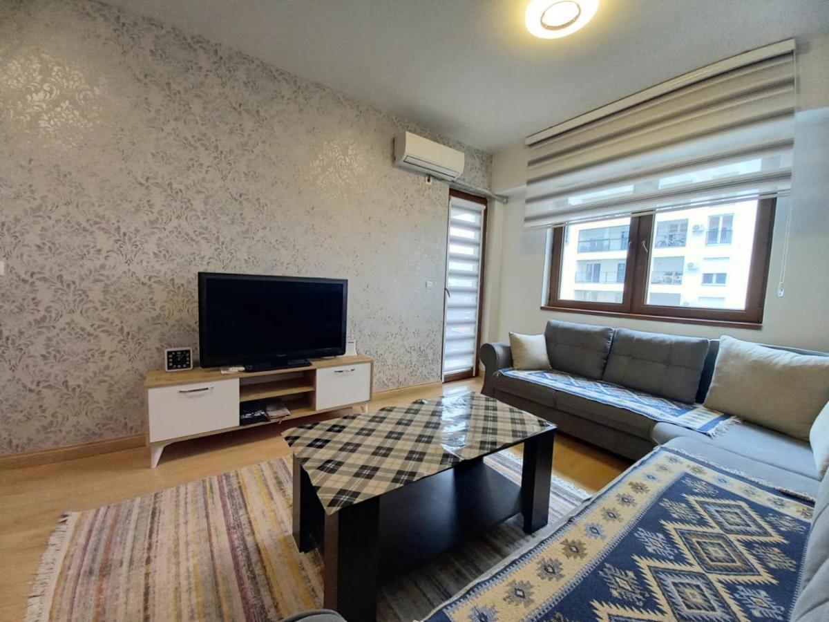 Two Rooms And Kitchen, Bathroom With Balcony Apartment Skopje Luaran gambar
