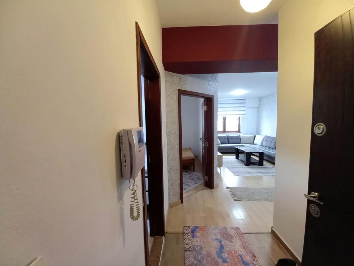 Two Rooms And Kitchen, Bathroom With Balcony Apartment Skopje Luaran gambar