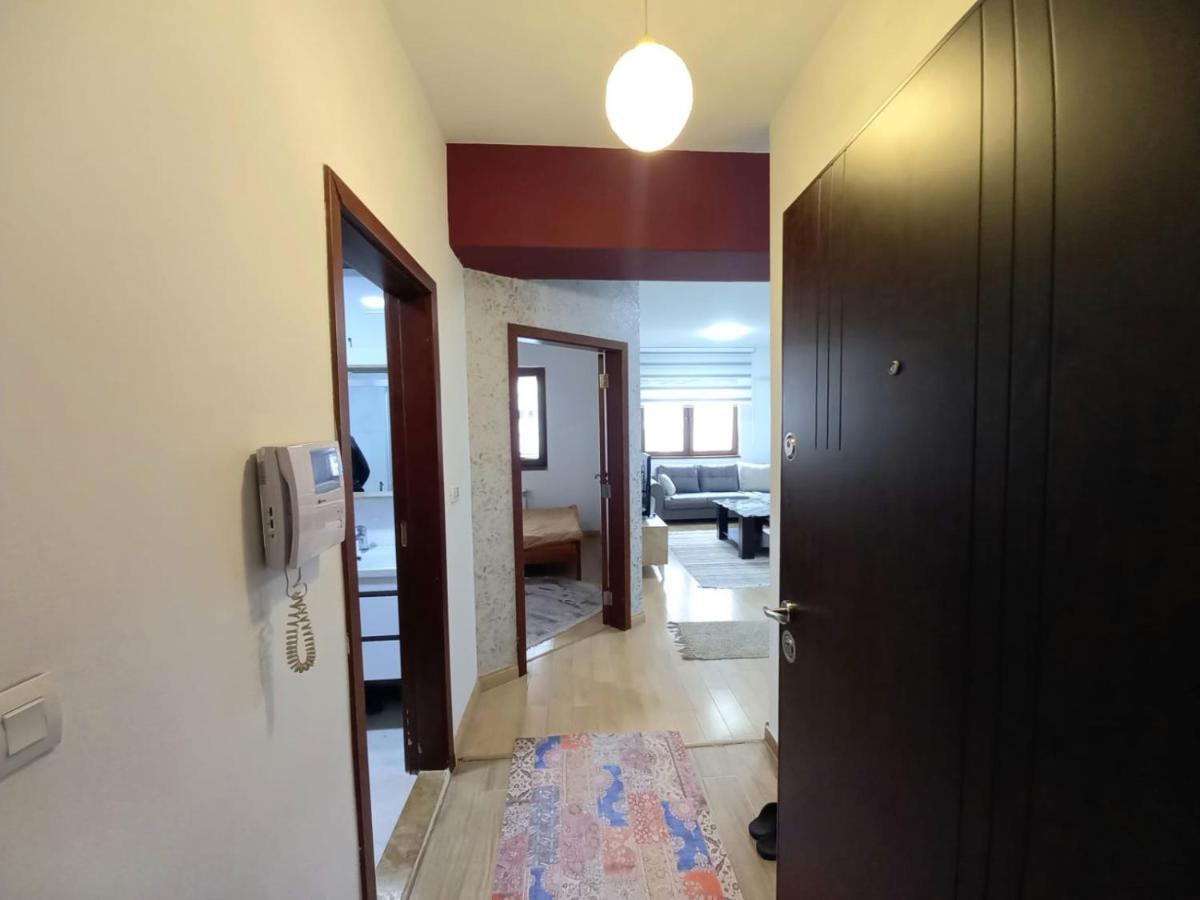 Two Rooms And Kitchen, Bathroom With Balcony Apartment Skopje Luaran gambar
