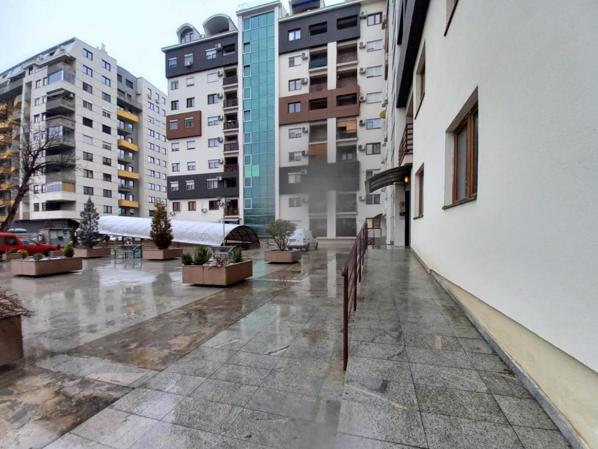 Two Rooms And Kitchen, Bathroom With Balcony Apartment Skopje Luaran gambar